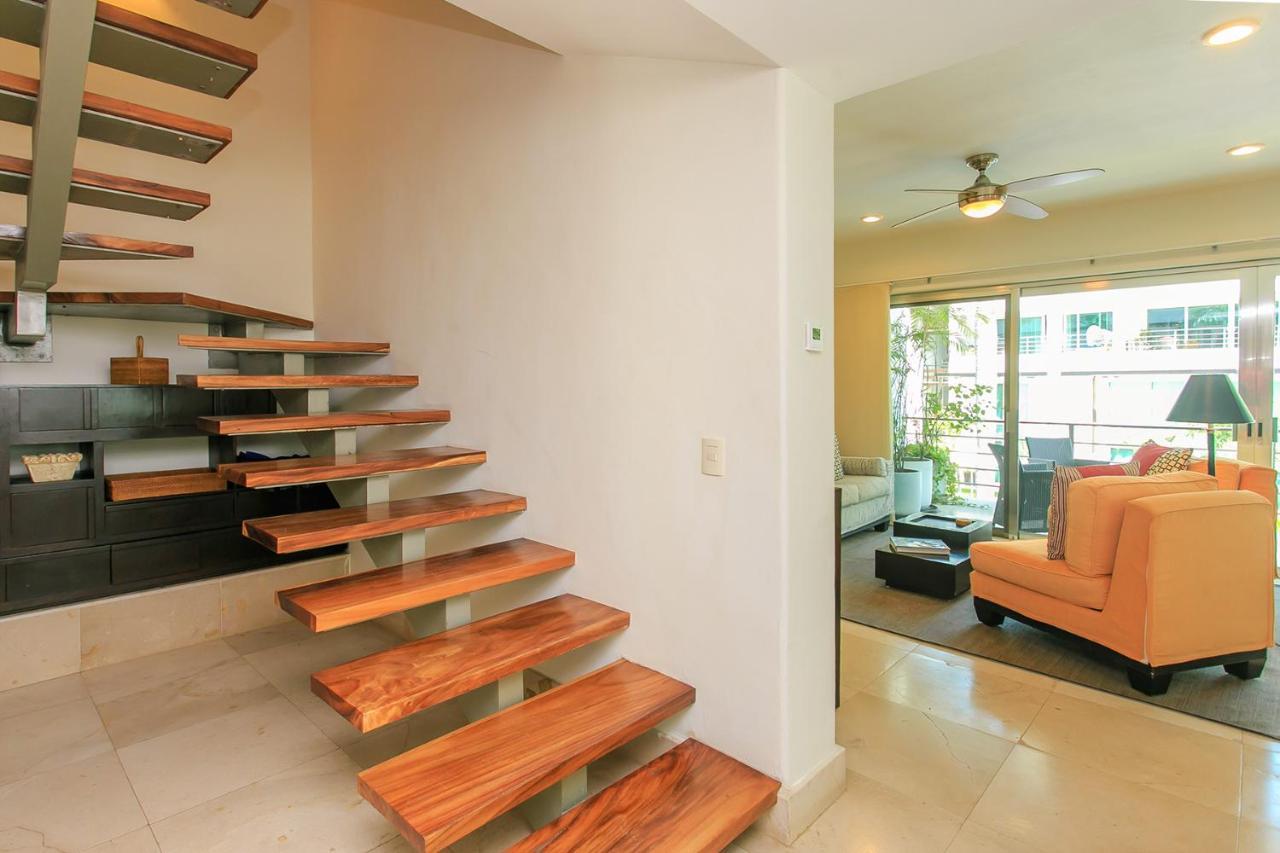 3-level With A Private Balcony & Rooftop Lounge Apartment *