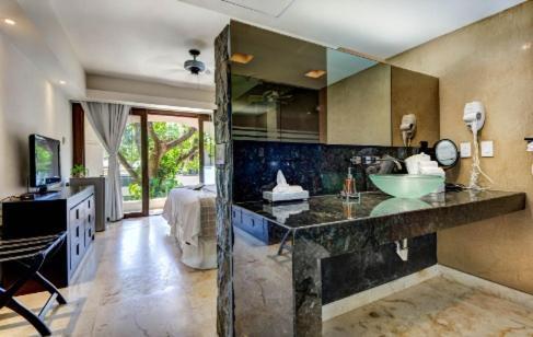 Villa Amazing Hacienda For 14 Guests! Steps To The Beach!