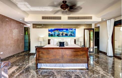 Amazing Hacienda For 14 Guests! Steps To The Beach! Playa del Carmen
