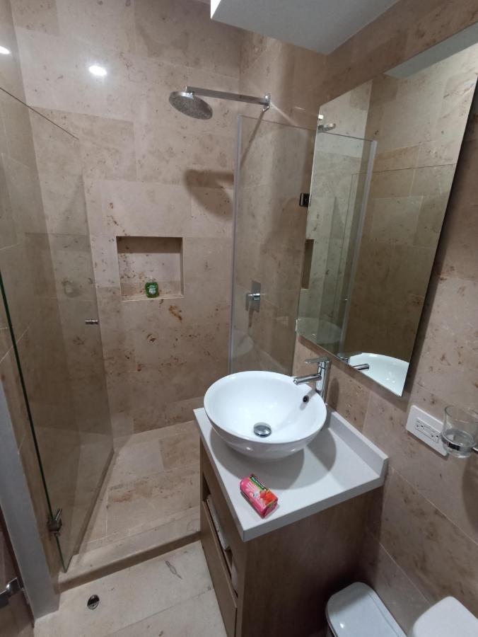 Lujo Recien Construido En Quinta Avenida Apartment *