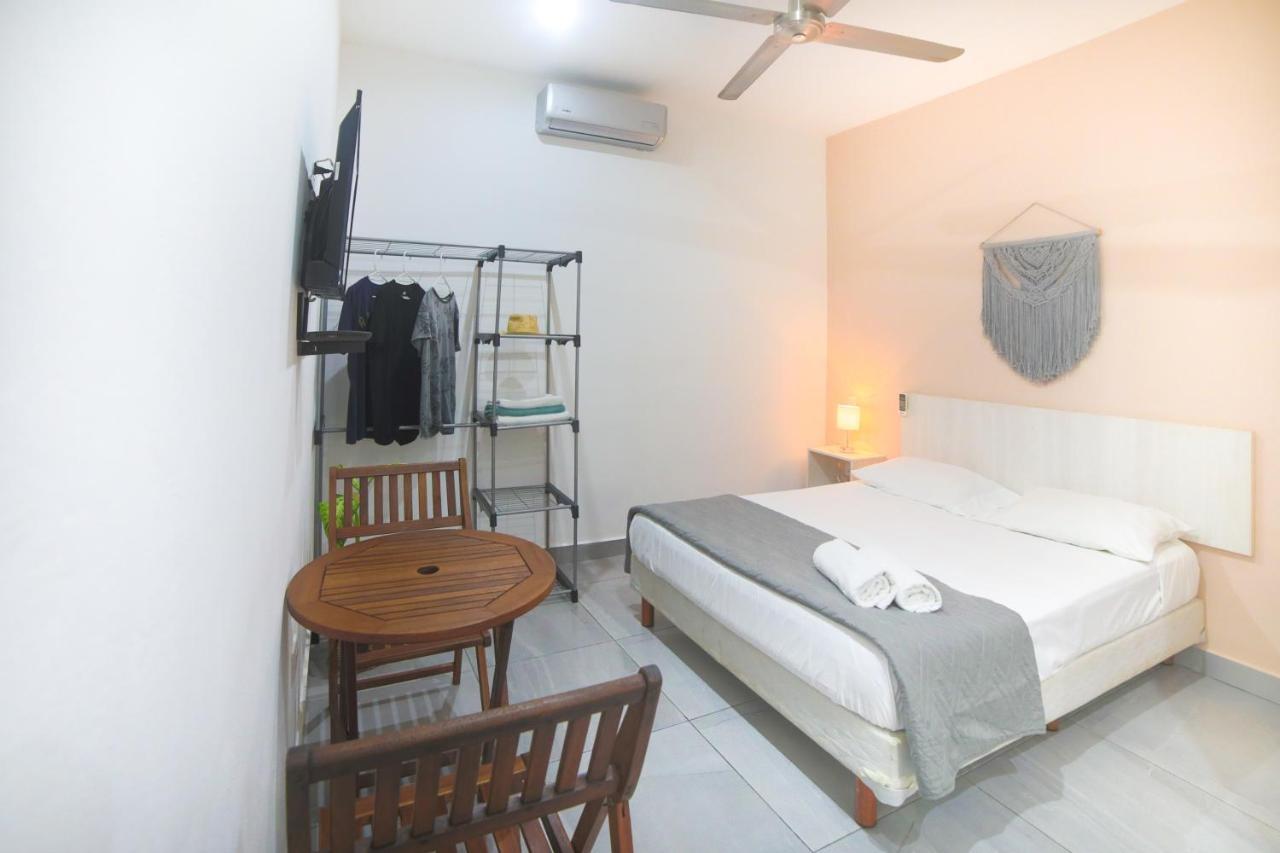 Almendro Apartment *