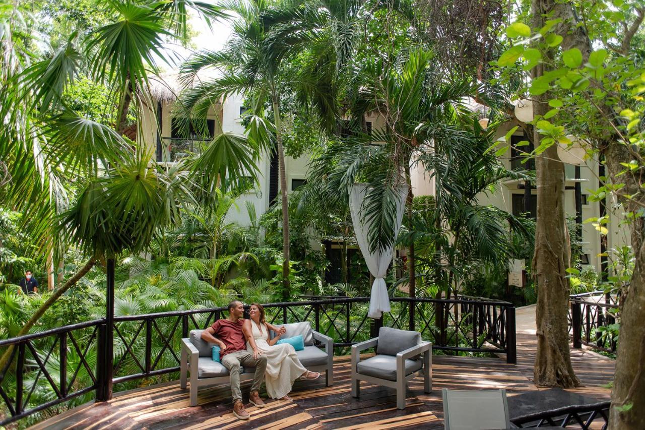 The Reef Playacar & 4*
