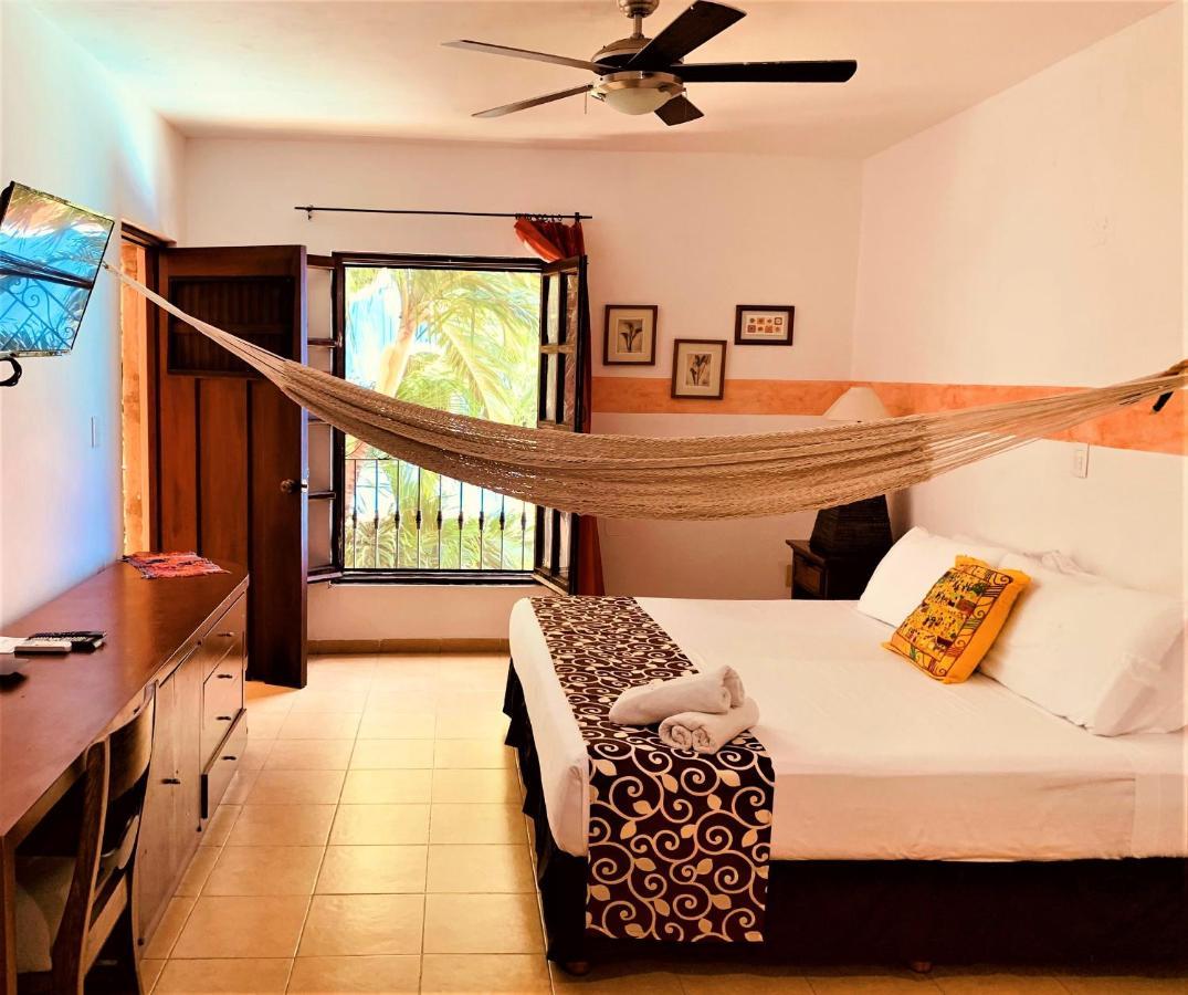 Hotel Casa De Flores 3*