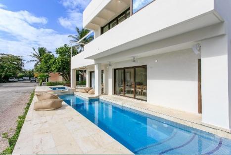 Unique In Playacar- Block From The Vakantiehuis Playa del Carmen