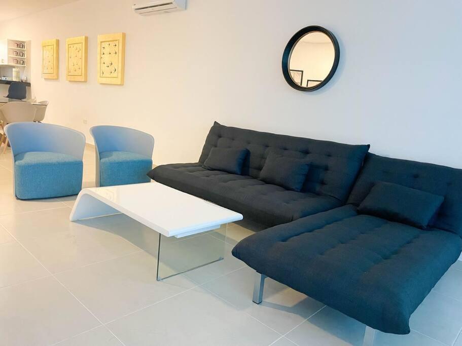 Oceanblue By Andiani Travel Apartment