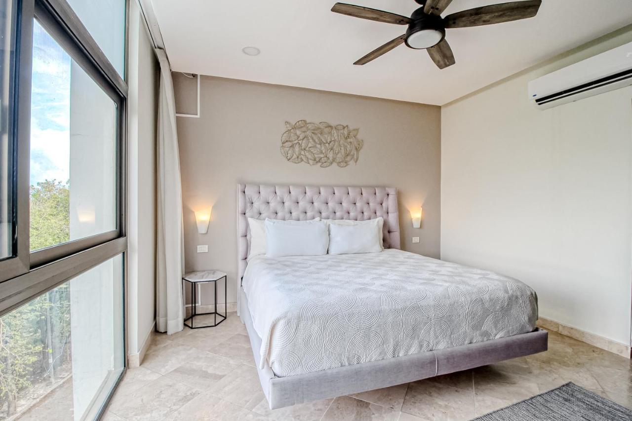Haab Luxury #302
