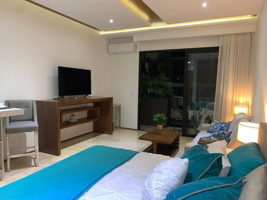 Luxury Menesse Studio By Liltown And 5th Avenue *