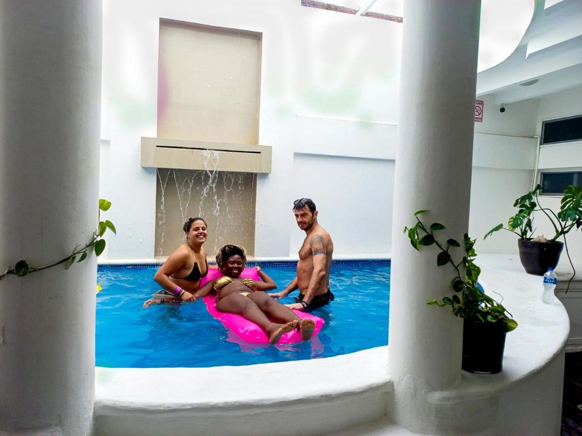 Lezzoto Boutique 2,5 Hostel Playa del Carmen