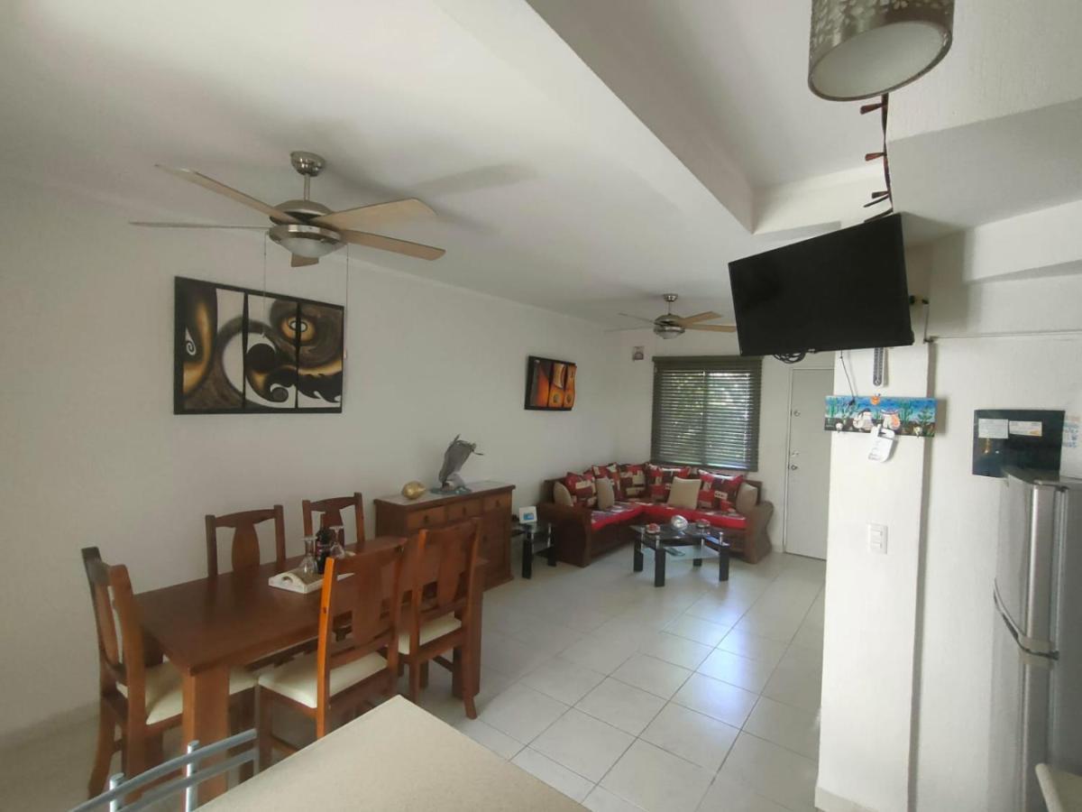 La Casa Del Mexicano Terraza Y Jardin Exoticos 12 Min Del Playa Esmeralda Сasa de vacaciones Playa del Carmen