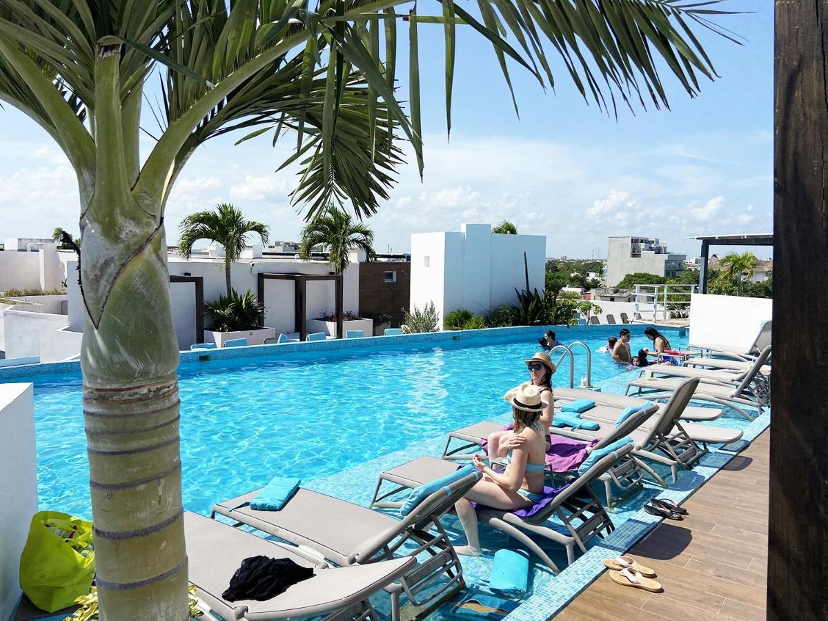 W/rooftop Pool Only 2 Mins From The Apartment Playa del Carmen
