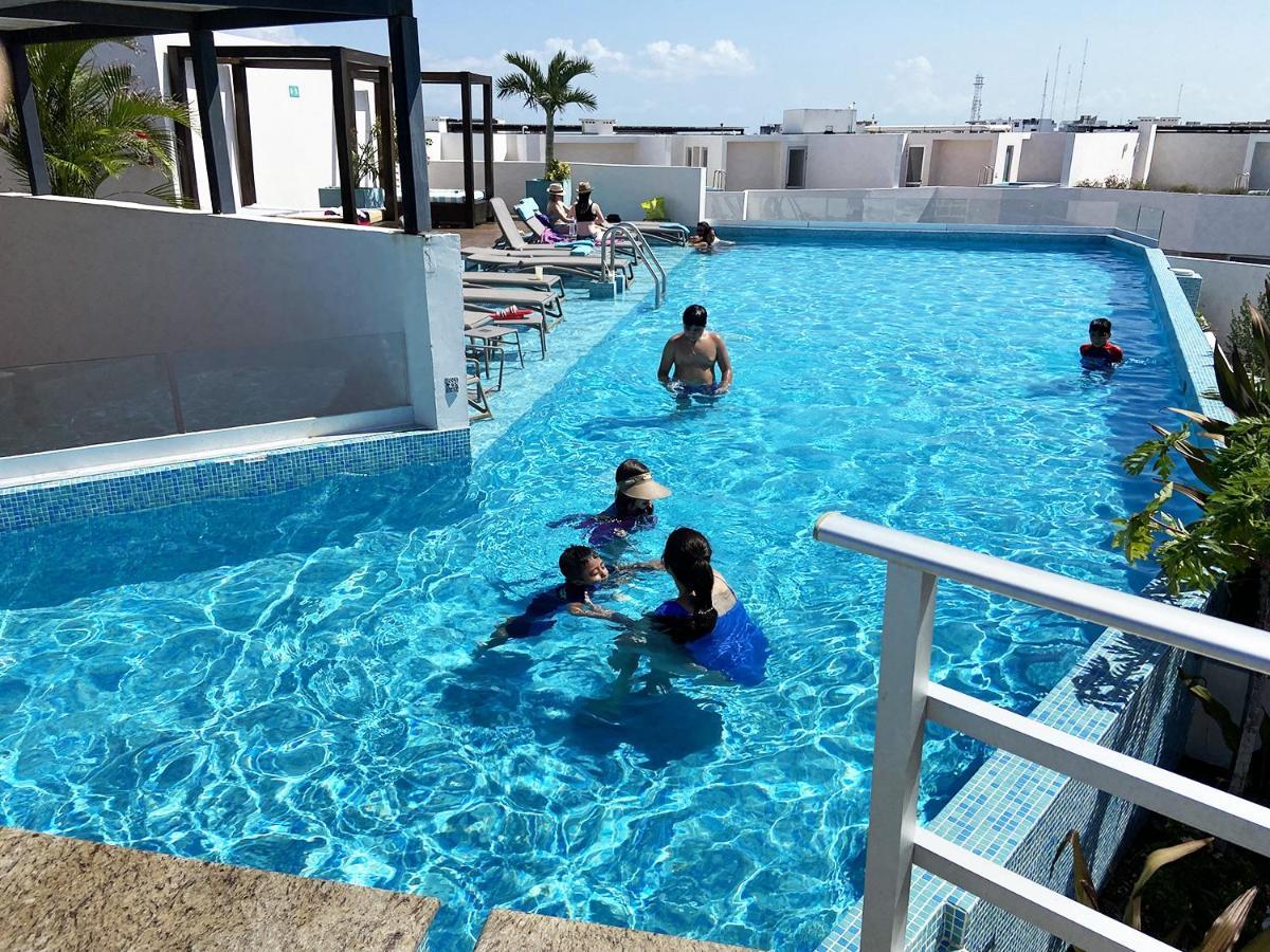 W/rooftop Pool Only 2 Mins From The