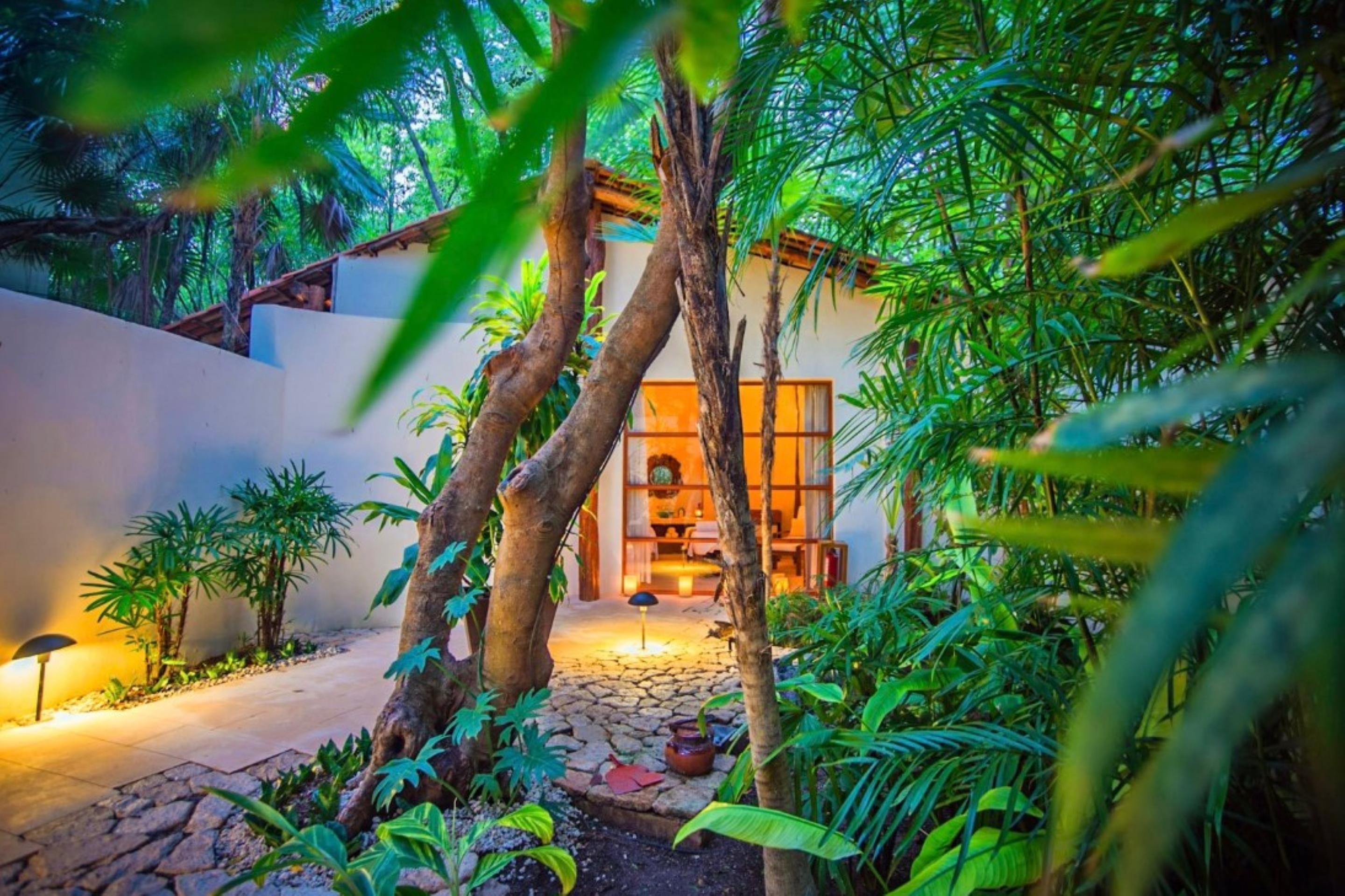Resort Mahekal Front & Playa del Carmen