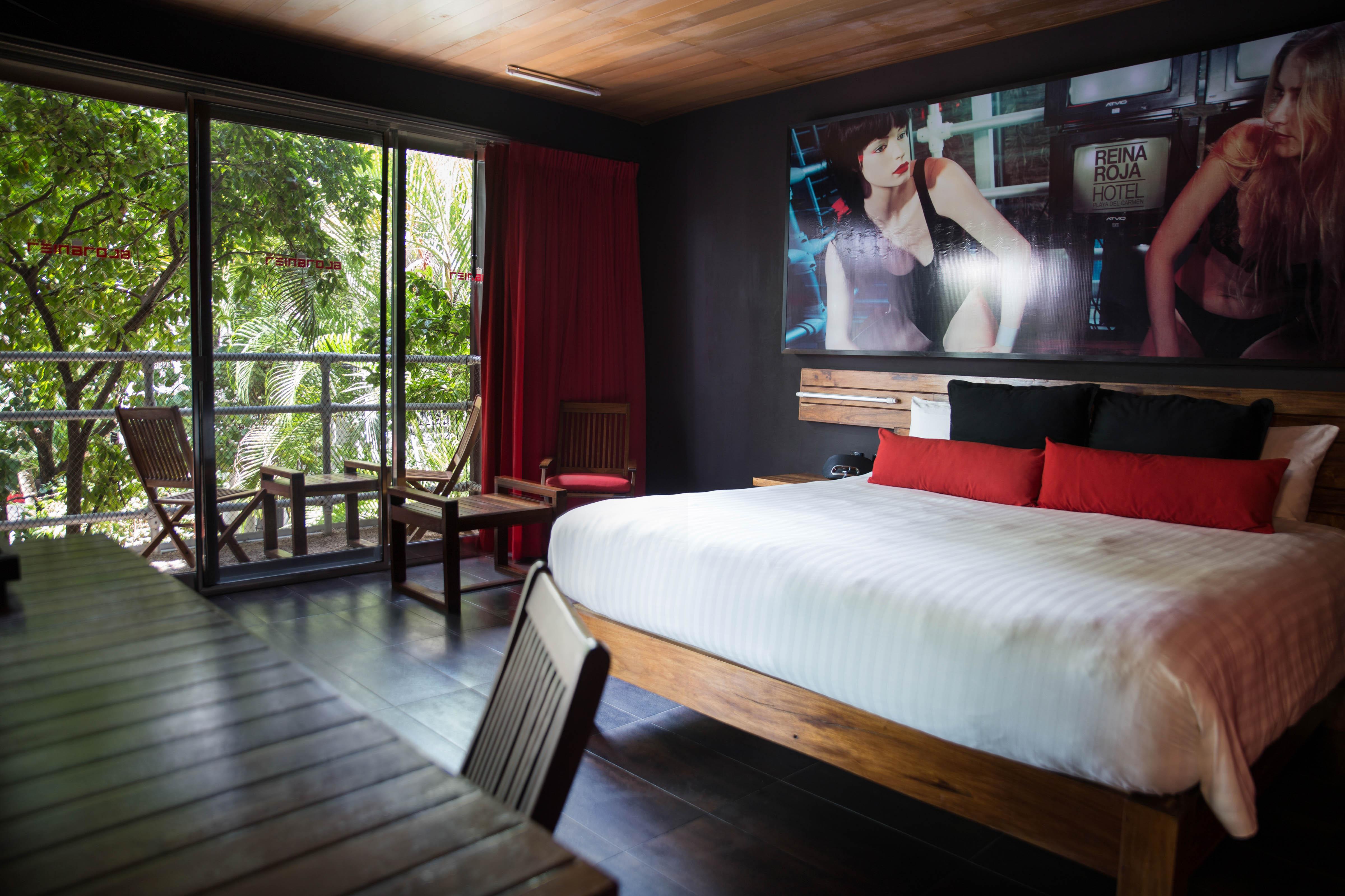 Hotel Reina Roja