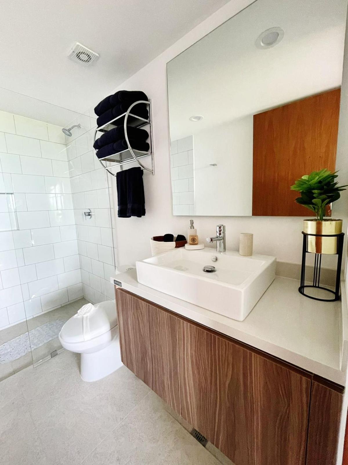 Urban Towers - Brand New Contemporary In Downtown Playa del Carmen