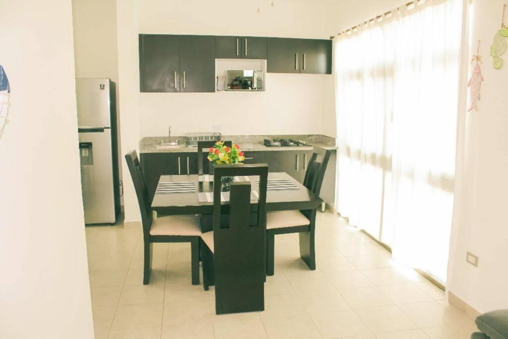 Hermoso Departamento En La Avenida Colosio Playa del Carmen
