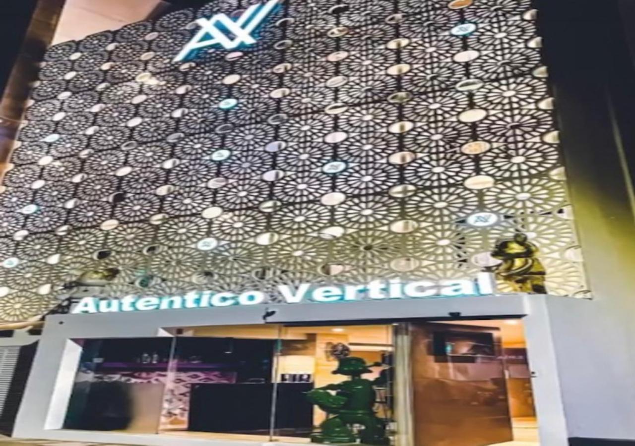 Auténtico Vertical Hotel