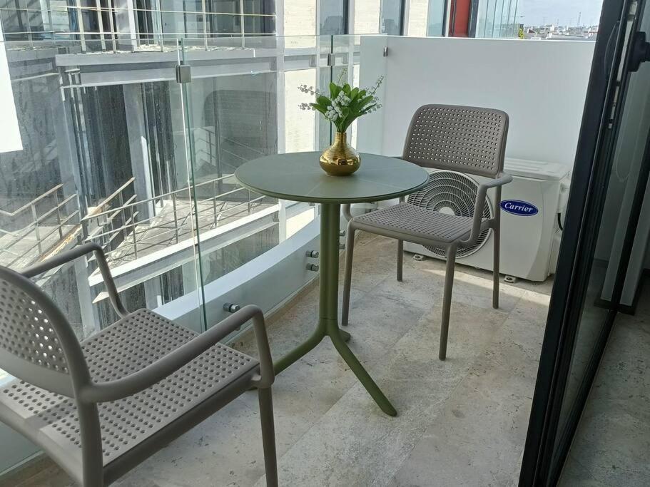 Apartment Menesse Mitdtown2 , Ave 25th *