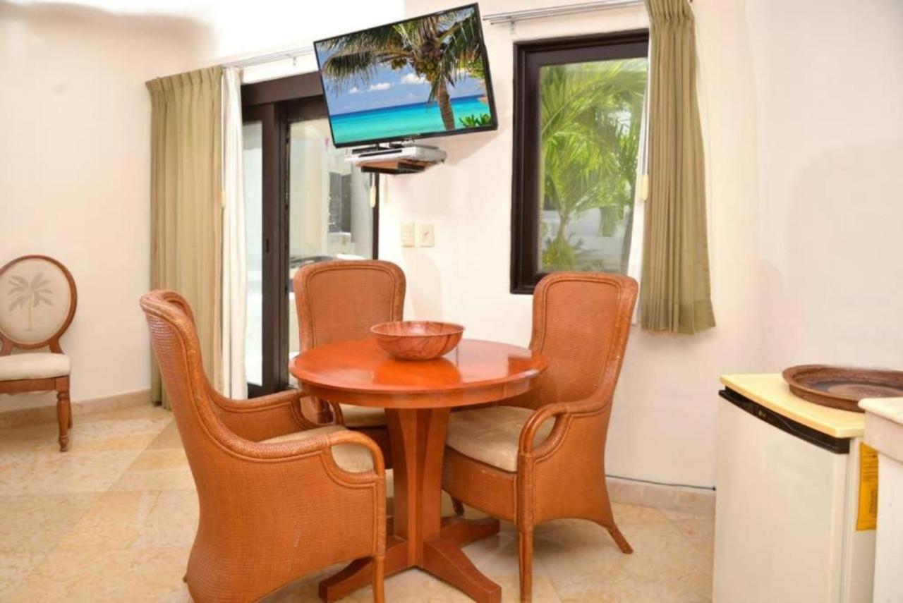 Apartment Blue Palms Suites, Pool Onsite, Steps To The & 5th Ave