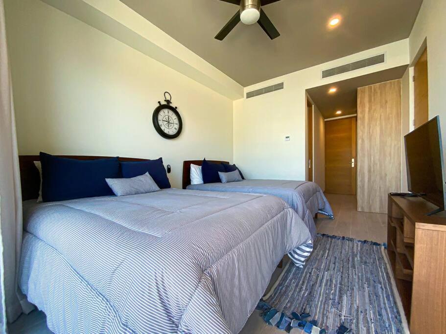 Beautiful + Luxury + Ocean View + Pool Apartment *