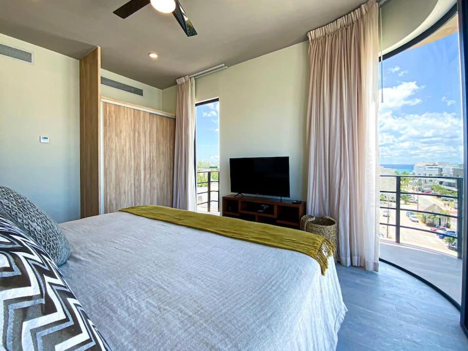 Beautiful + Luxury + Ocean View + Pool Apartment *