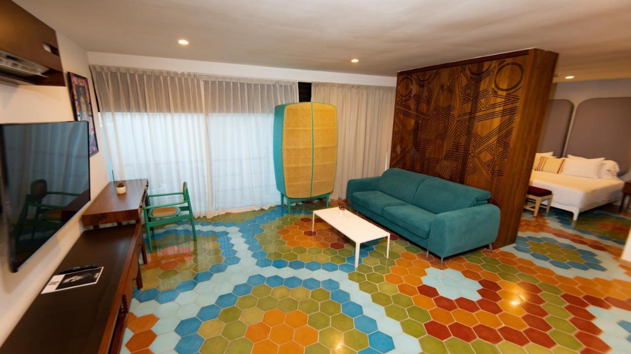 Auténtico Vertical Hotel