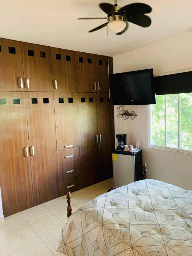 La Casa De Leo Recamara 1 Cardiell Qroo *