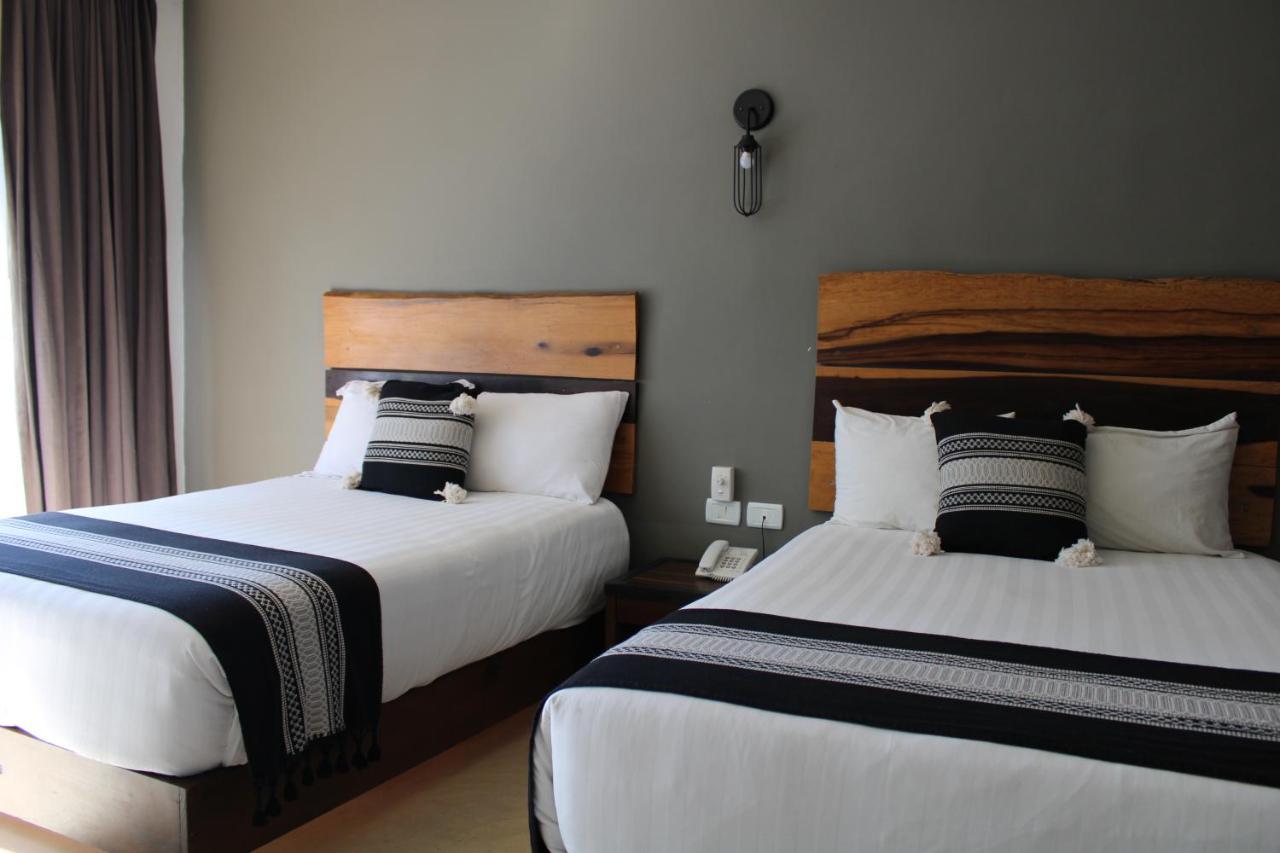Hotel 52