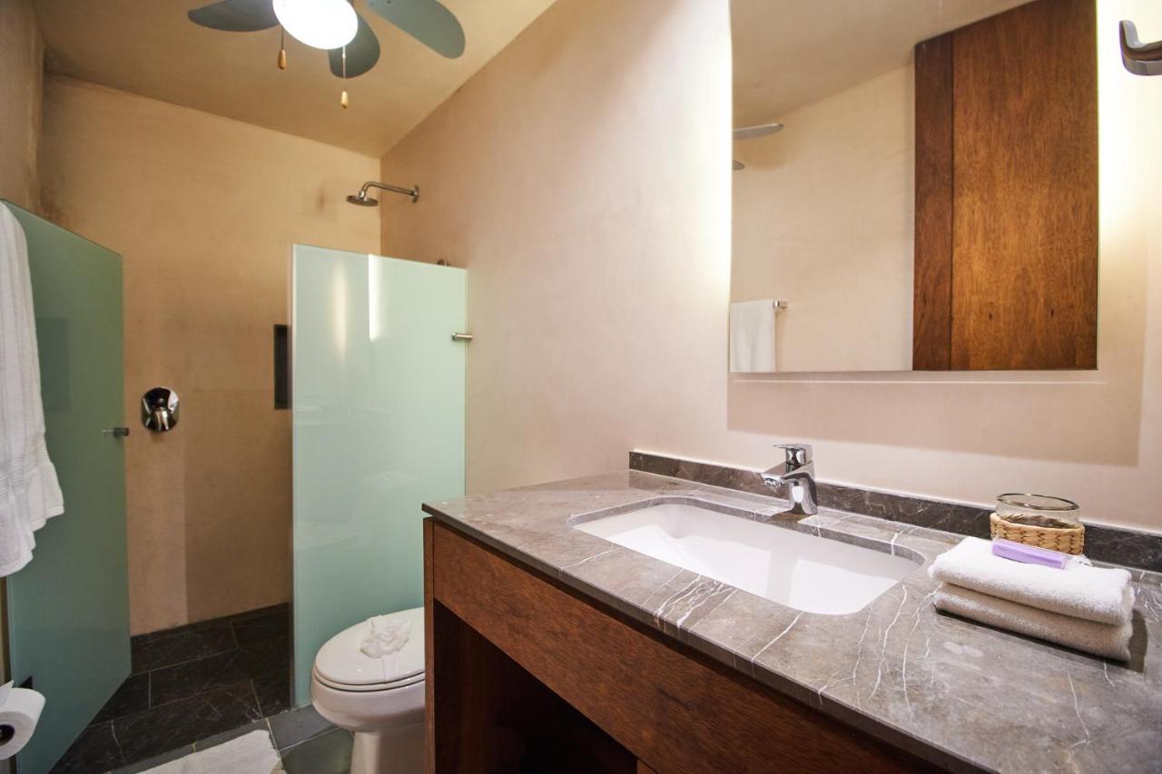 Stunning Two-level Infinity Swimming Pool & Rooftop Great Amenities Apartment *