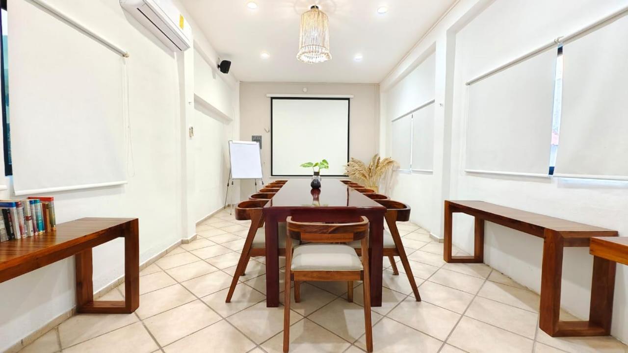 Hulku Hotel 3*