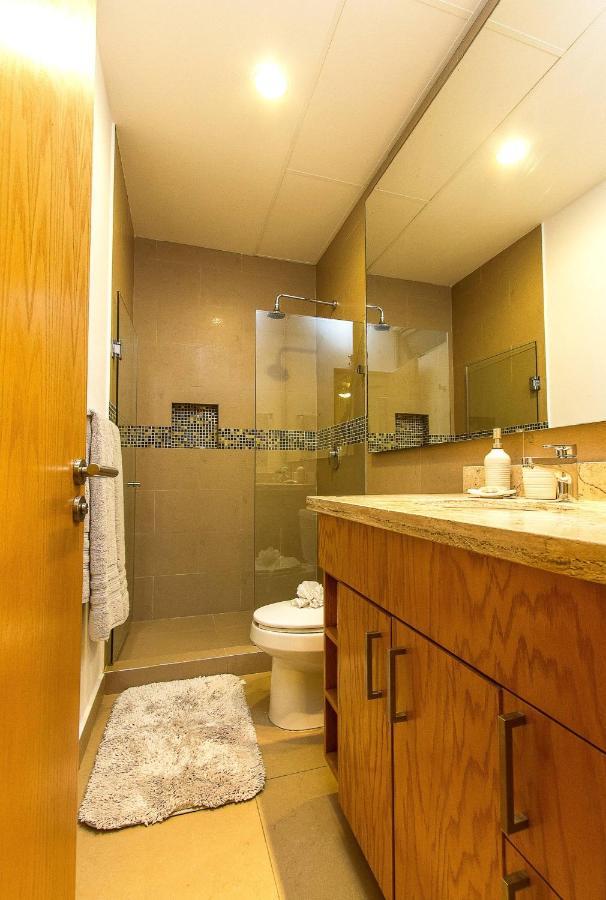 Breathtaking 2 Bedroom, Private Terrace Bbq Apartment *