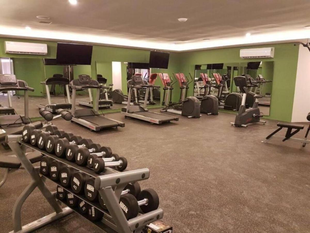 Incredible 8 Pax Near The Top Beach Apartment