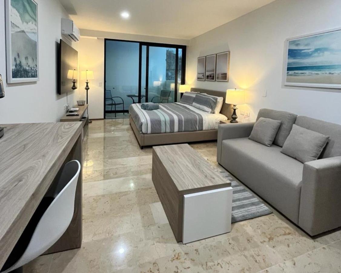 Luxury On The 5th Avenue Ocean View Rooftop I By Yeah