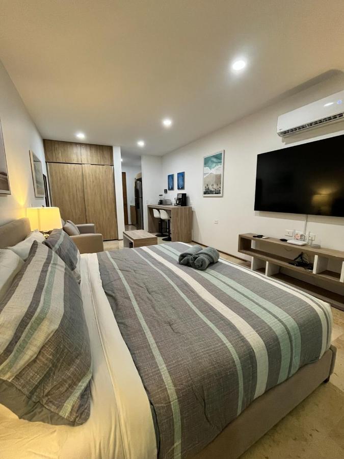 Luxury On The 5th Avenue Ocean View Rooftop I By Yeah