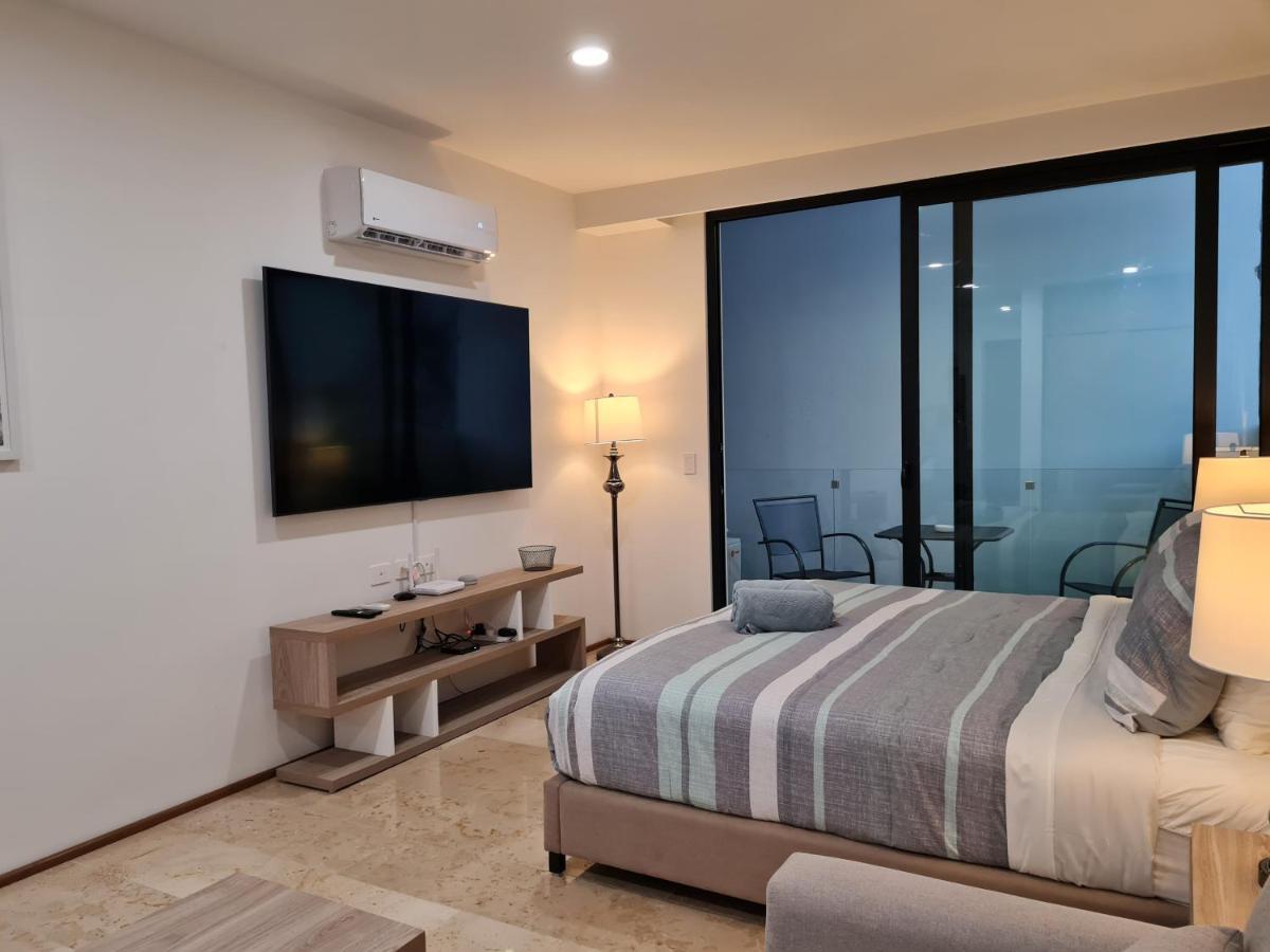Luxury On The 5th Avenue Ocean View Rooftop I By Yeah *