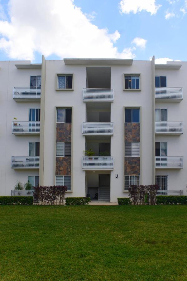 Olivos J8 Apartment *