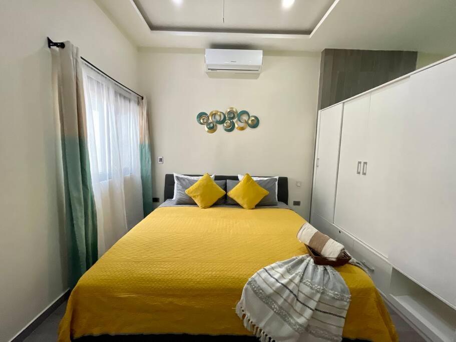 Apartment Beauty W Gym Sauna Pool Close 5th Ave &beach
