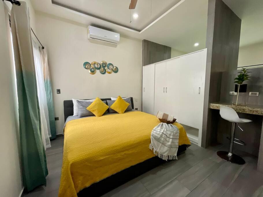 Apartment Beauty W Gym Sauna Pool Close 5th Ave &beach *