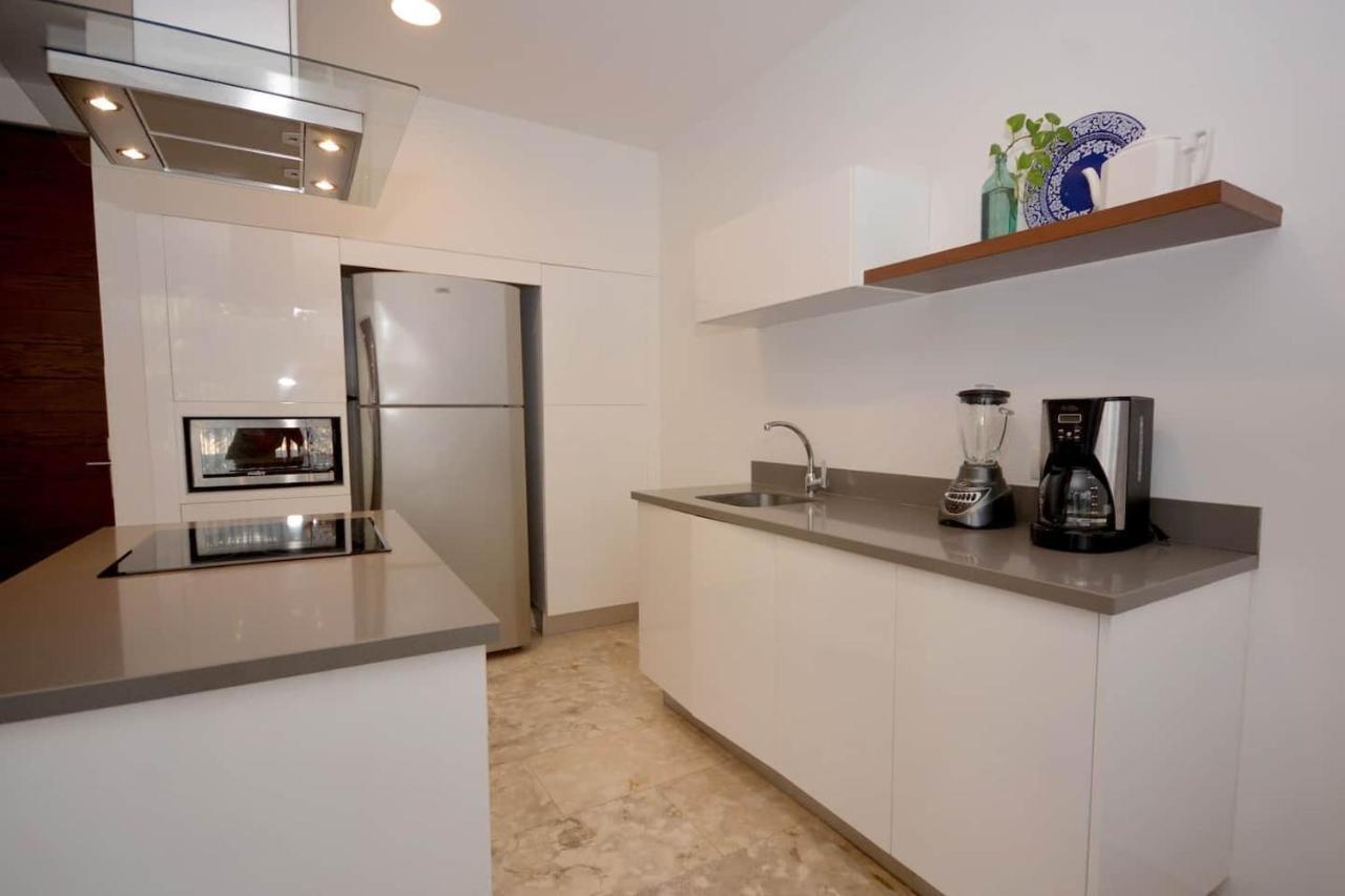 Fabulous In Downtown Playa Rooftop Pool Apartment *