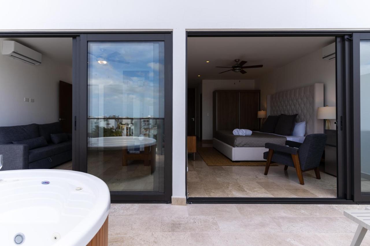 New & Equipped Steps From The With Pool Jacuzzi By Yeah *