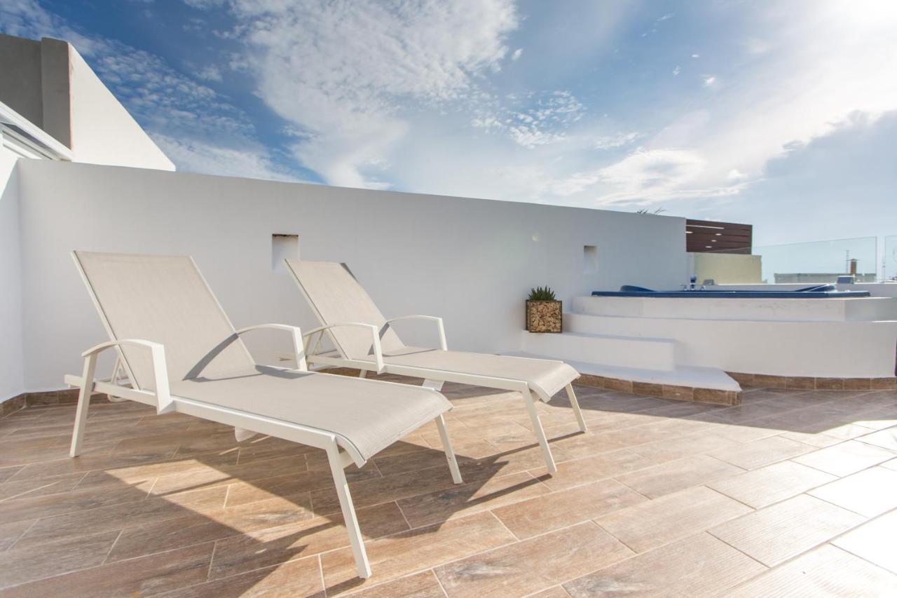 Penthouses & In Pdc! 2 & 1 Bedroom Units Close To The 5th Av Appartement