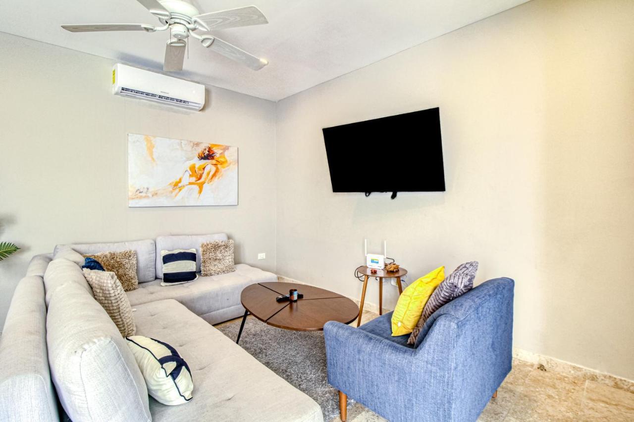 Pura Playa # 401, Golden Sands Apartment *