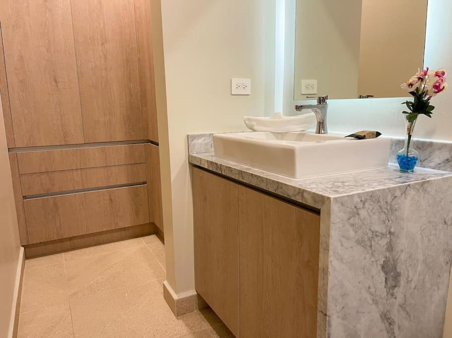 2br Modern 5th Av - Corazon E1 Apartment