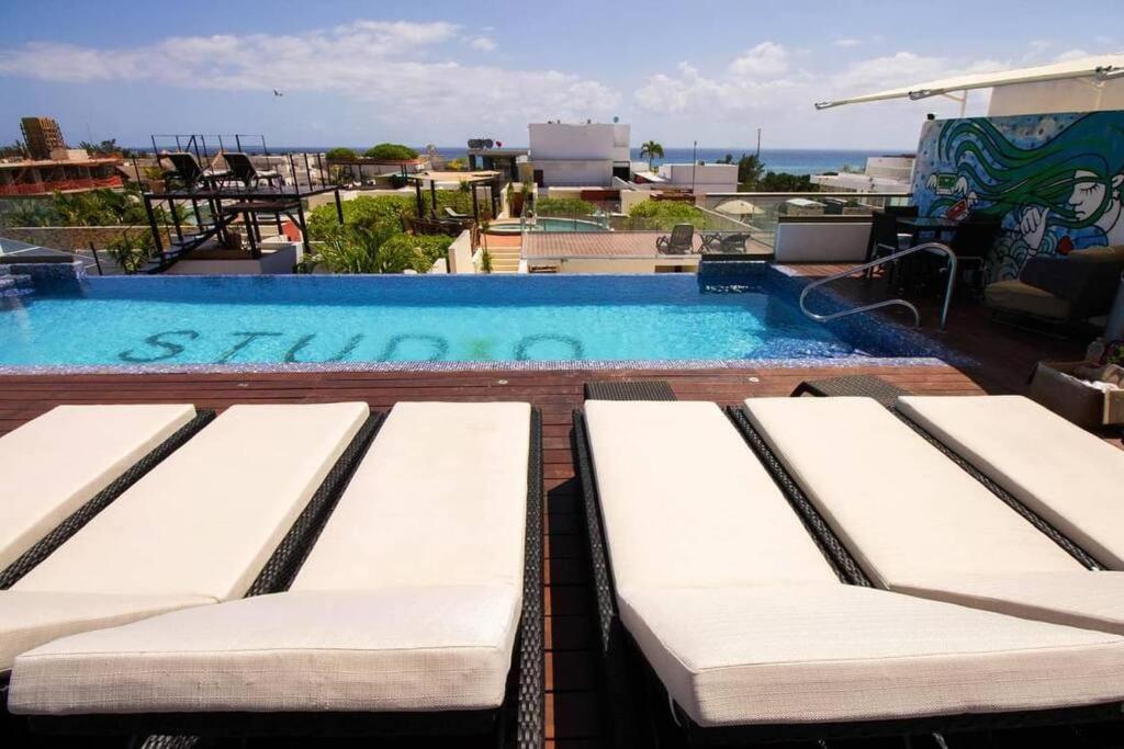 Modern 2 Bdr, 3 Minutes Walk From The Beach, Central Location! Apartment