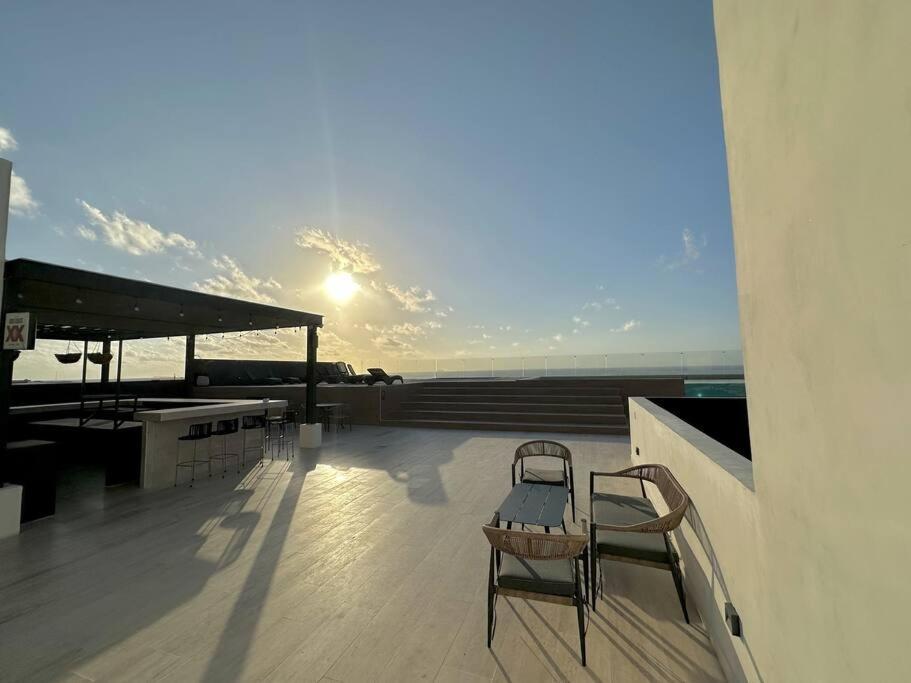 New Pool View Cozy / Jacuzzi, Gym & Pool Apartment *