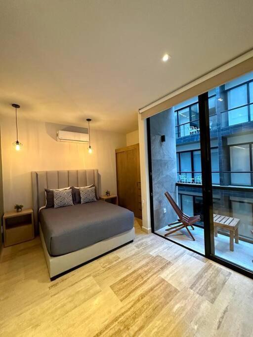 New Pool View Cozy / Jacuzzi, Gym & Pool Apartment Playa del Carmen