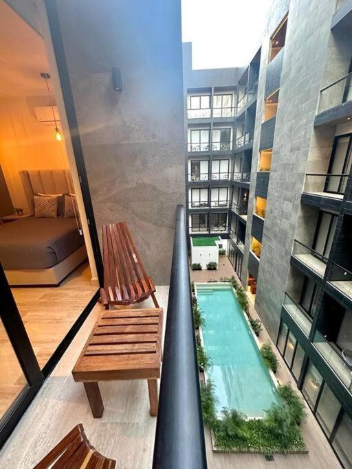 New Pool View Cozy / Jacuzzi, Gym & Pool Apartment *
