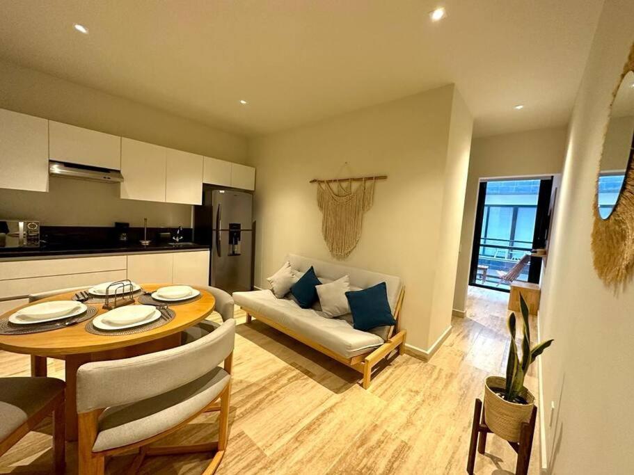 New Pool View Cozy / Jacuzzi, Gym & Pool Apartment Playa del Carmen