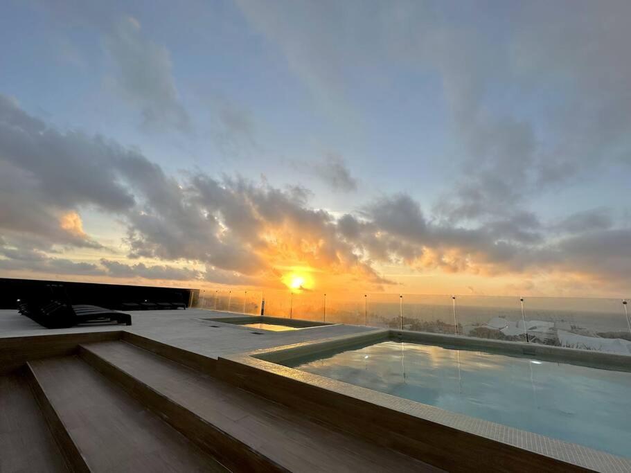 Apartment New Pool View Cozy / Jacuzzi, Gym & Pool *