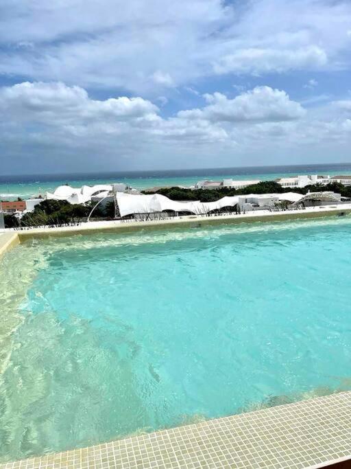 Apartment New Pool View Cozy / Jacuzzi, Gym & Pool