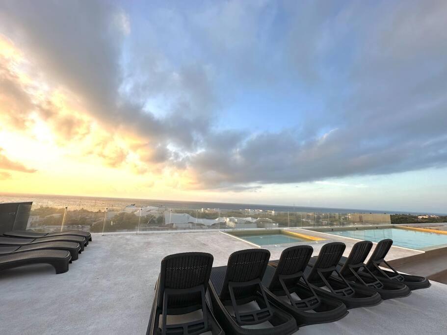 Apartment New Pool View Cozy / Jacuzzi, Gym & Pool *